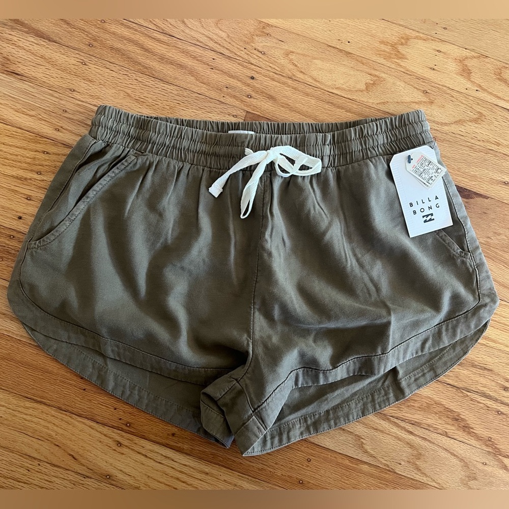 NWT! Billabong Road Trippin Short Sage Brown